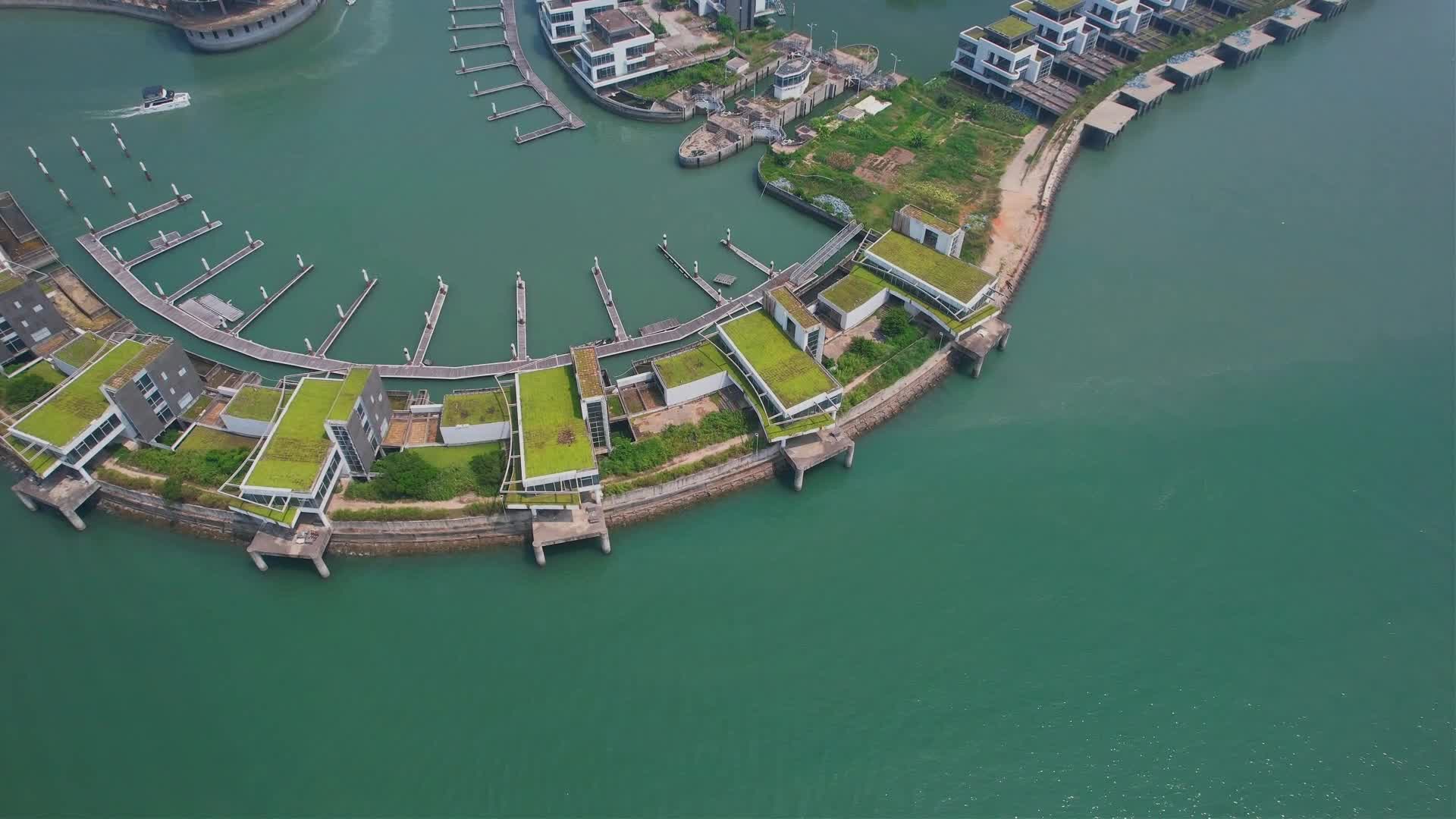 航拍厦门城市建筑风光视频的预览图