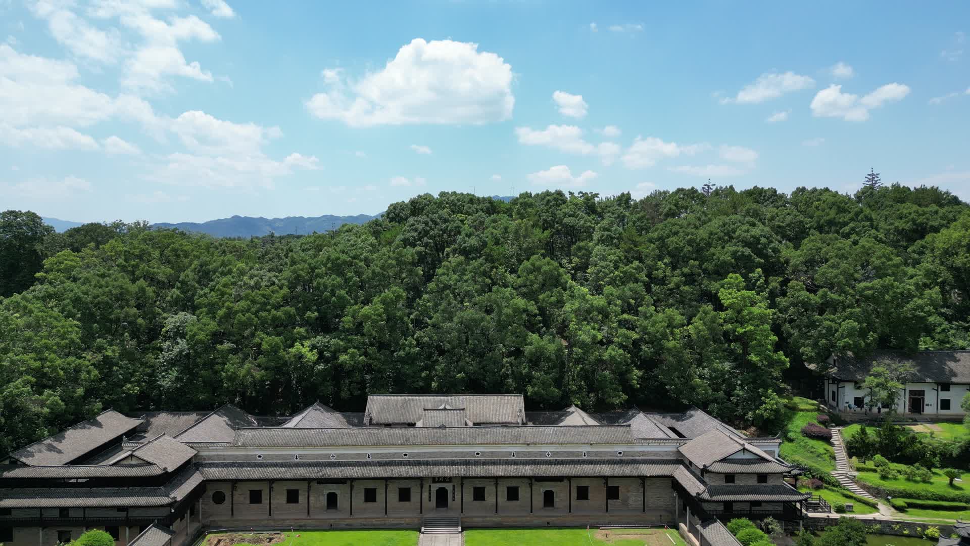 航拍湖南曾国藩故居4A景区视频的预览图