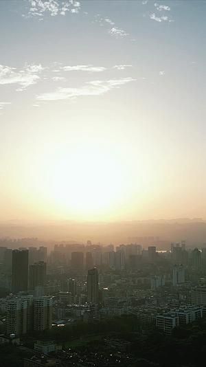 湖北宜昌城市日出竖屏航拍视频的预览图