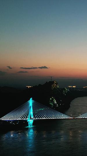 湖北宜昌日彩霞夜幕降临夜景竖屏航拍视频的预览图