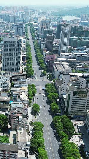 航拍江西吉安城市建设竖屏视频的预览图
