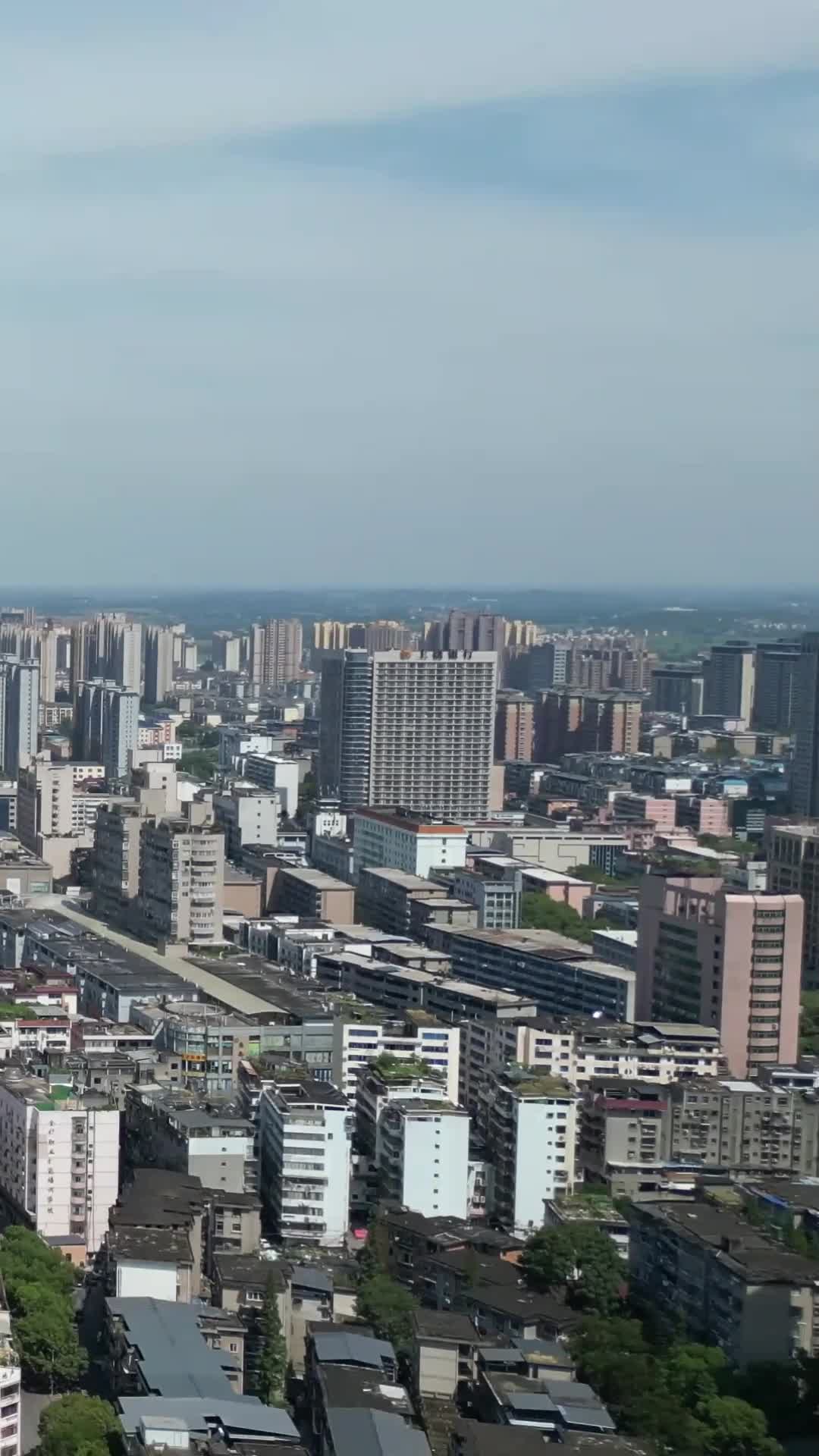 航拍江西吉安城市风光视频的预览图