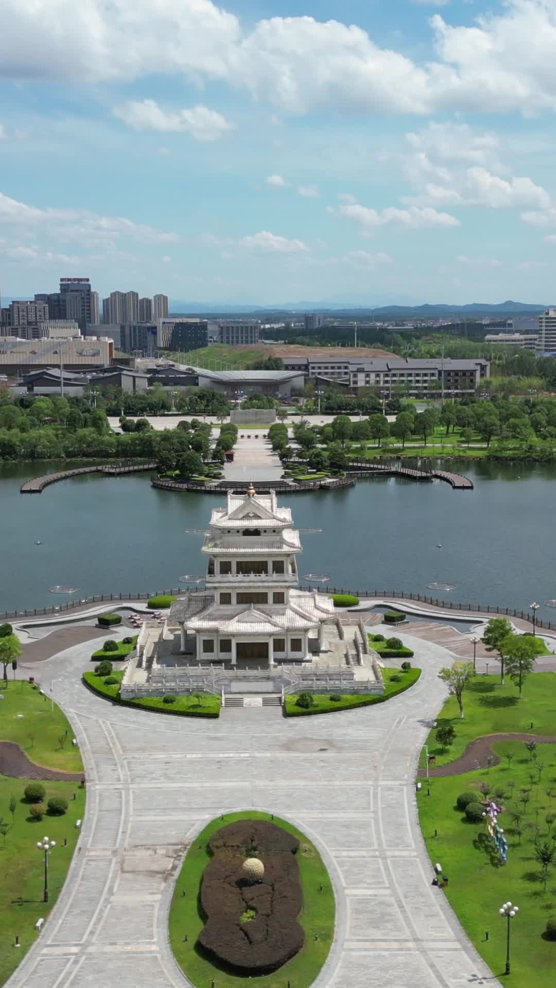 航拍江西抚州名人雕塑园4A景区视频的预览图