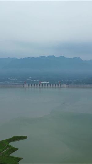 航拍长江三峡风光竖屏视频的预览图