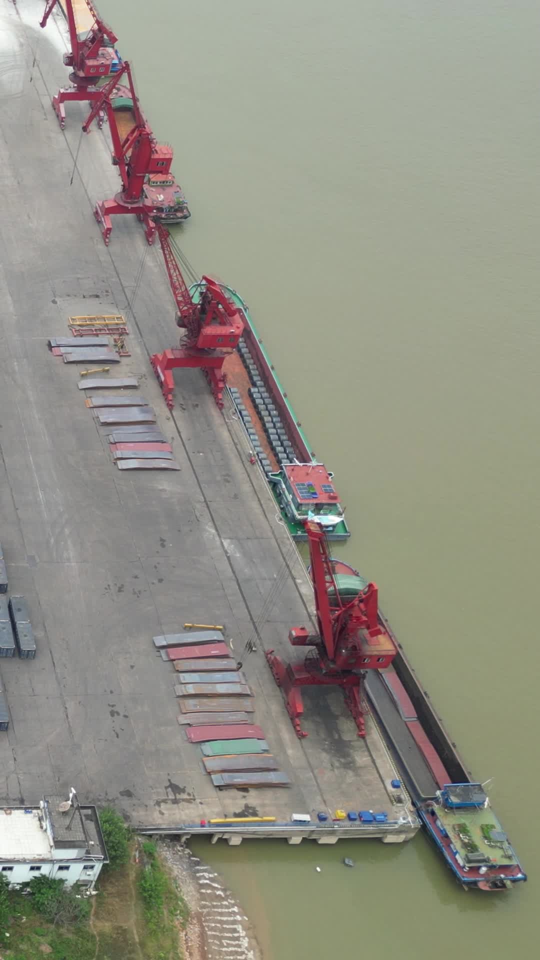 航拍江西九江国际水运中心视频的预览图