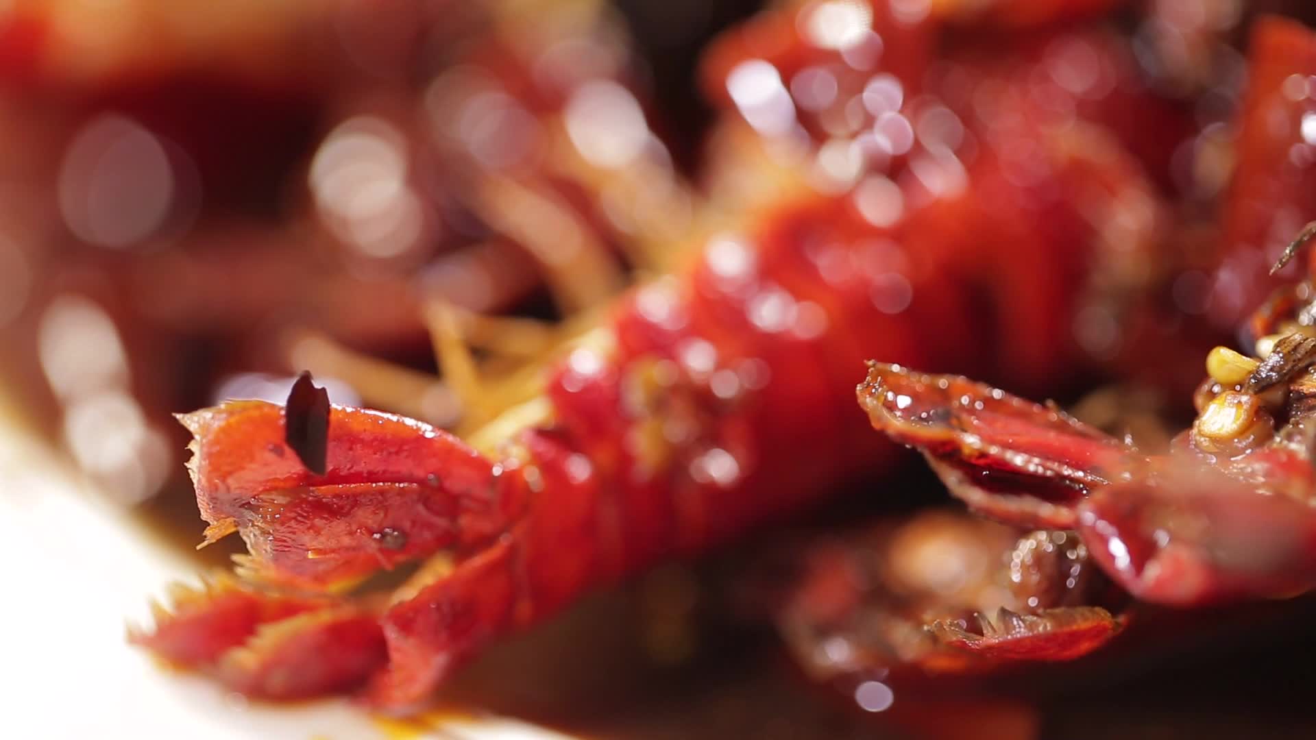 镜头合集不新鲜的麻辣小龙虾视频的预览图