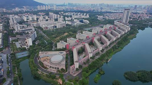 航拍厦门华侨大学建筑景观视频的预览图