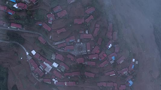 航拍四川乐山金口河彝族建筑少数民族红房子视频的预览图