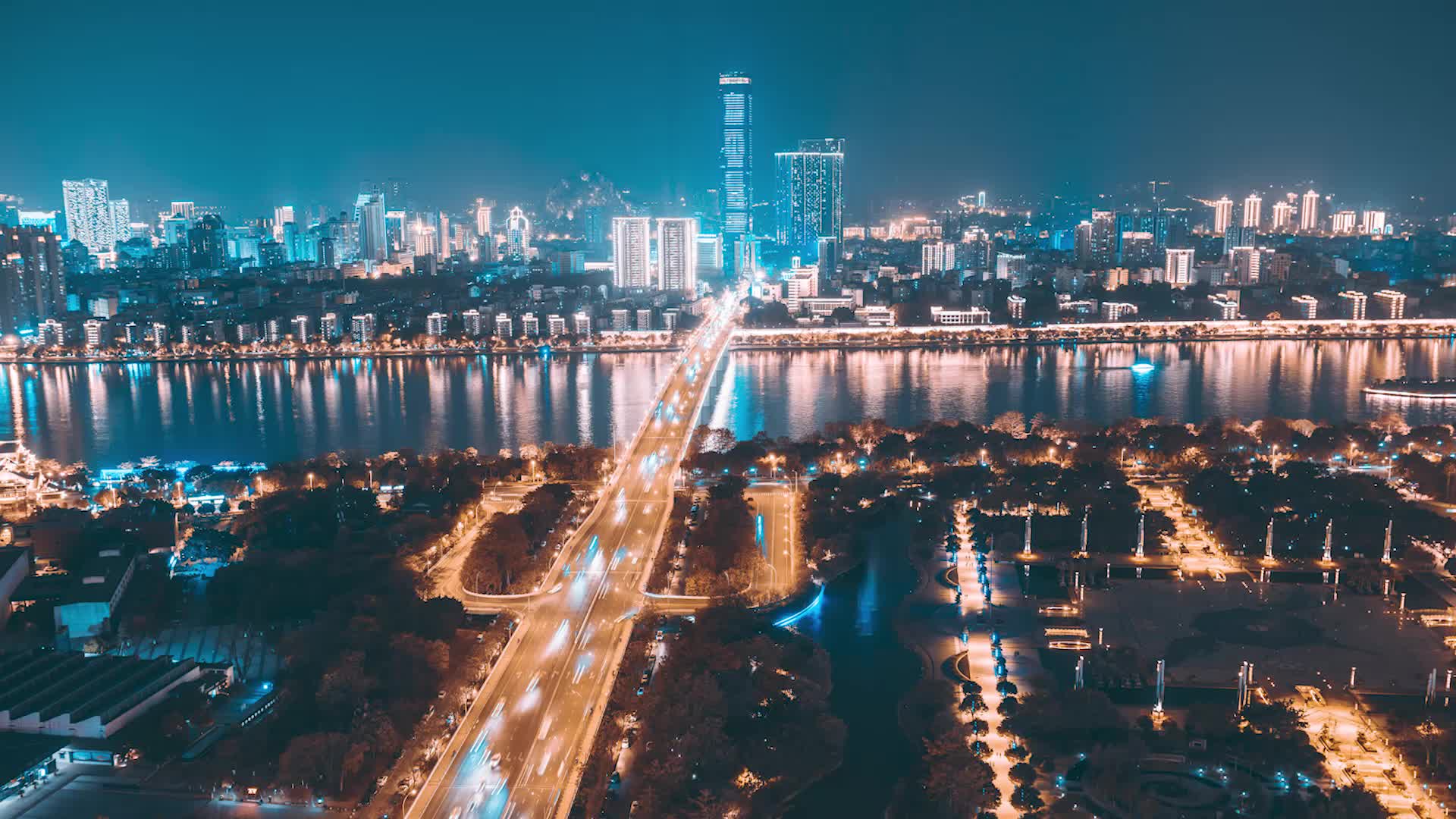 广西柳州高清夜景延时城市阳光一百宣传视频视频的预览图