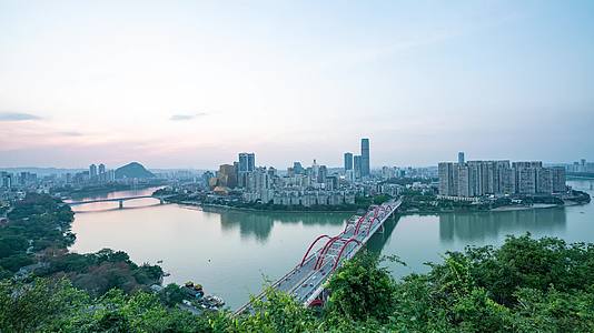 广西柳州驾鹤公园山顶城市延时视频的预览图
