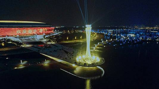 高清航拍成都大运会场馆地址东安湖夜景灯光视频的预览图
