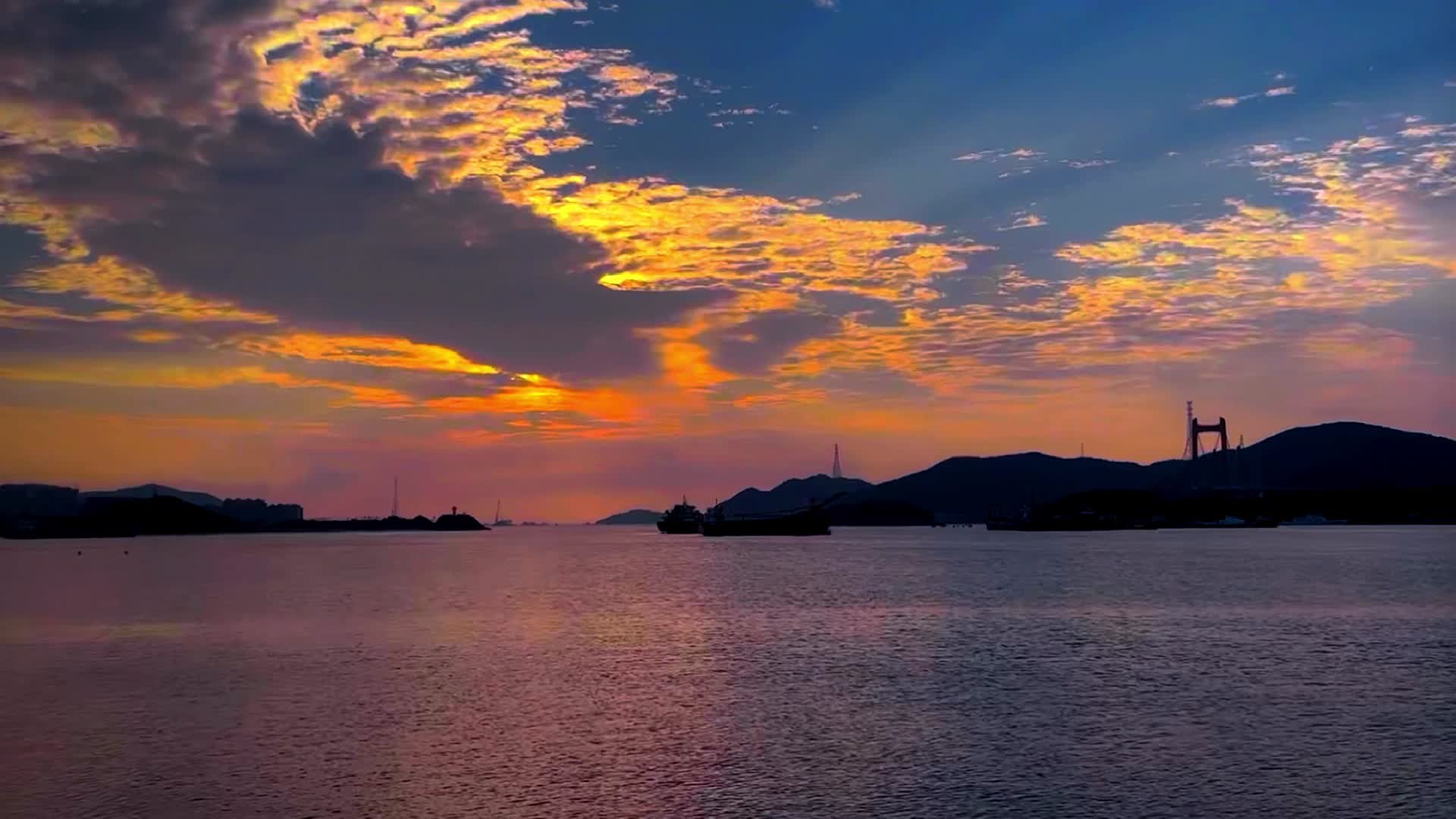 海边夜景视频的预览图