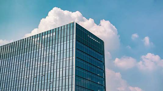 8K实拍城市商务写字楼蓝天白云通用未来发展前景希望延时视频的预览图