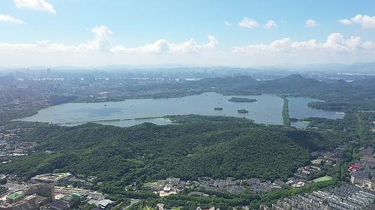航拍杭州西湖风景区全景视频的预览图