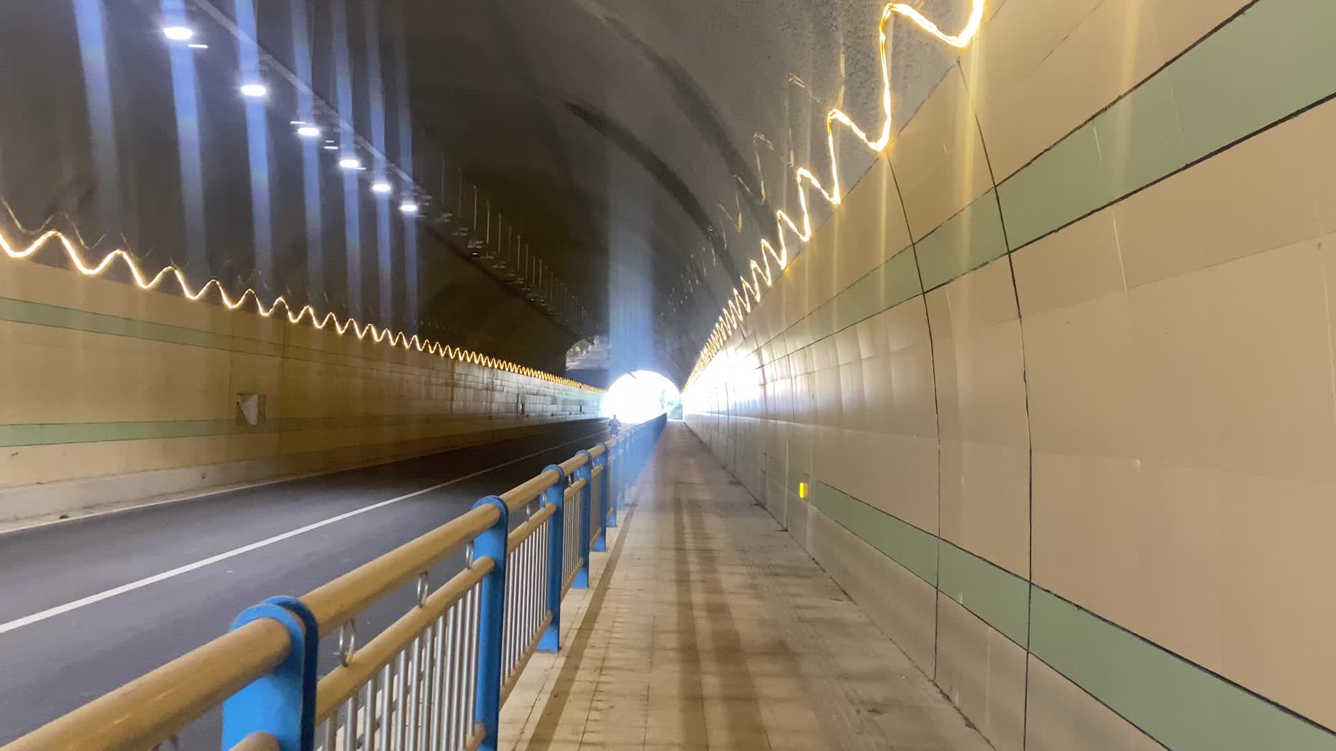 隧道风景视频视频的预览图