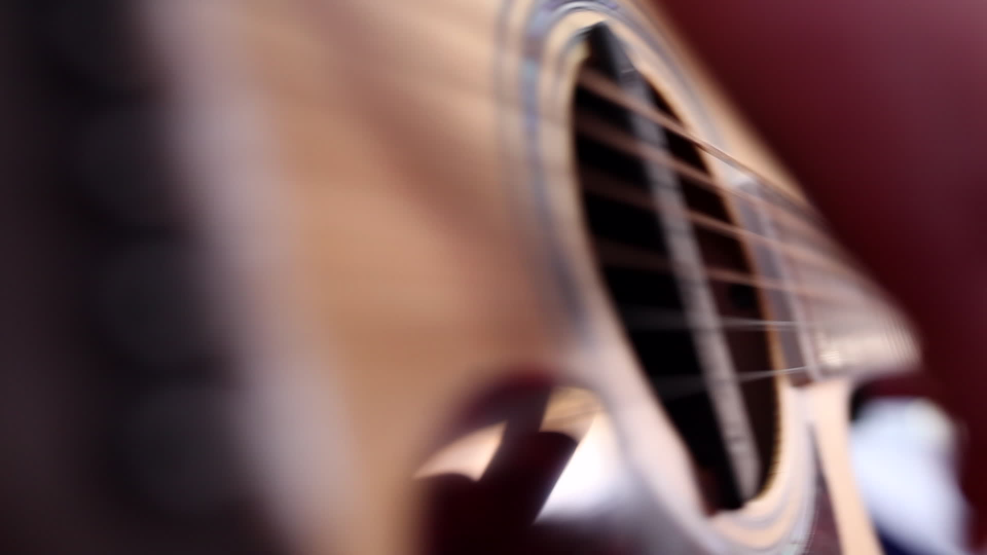 吉它弹唱特写视频的预览图