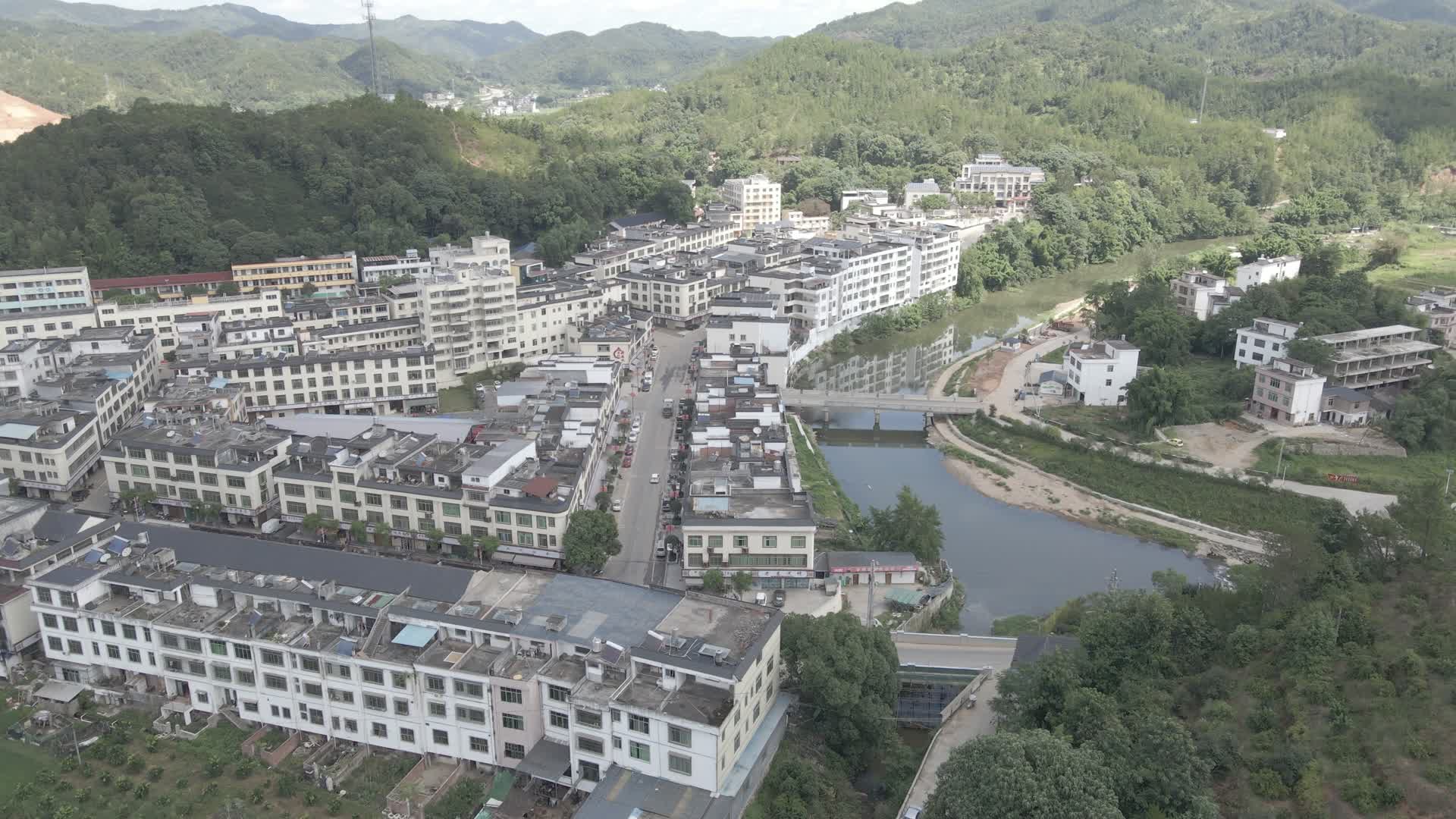 美丽赣州峰山美景视频的预览图