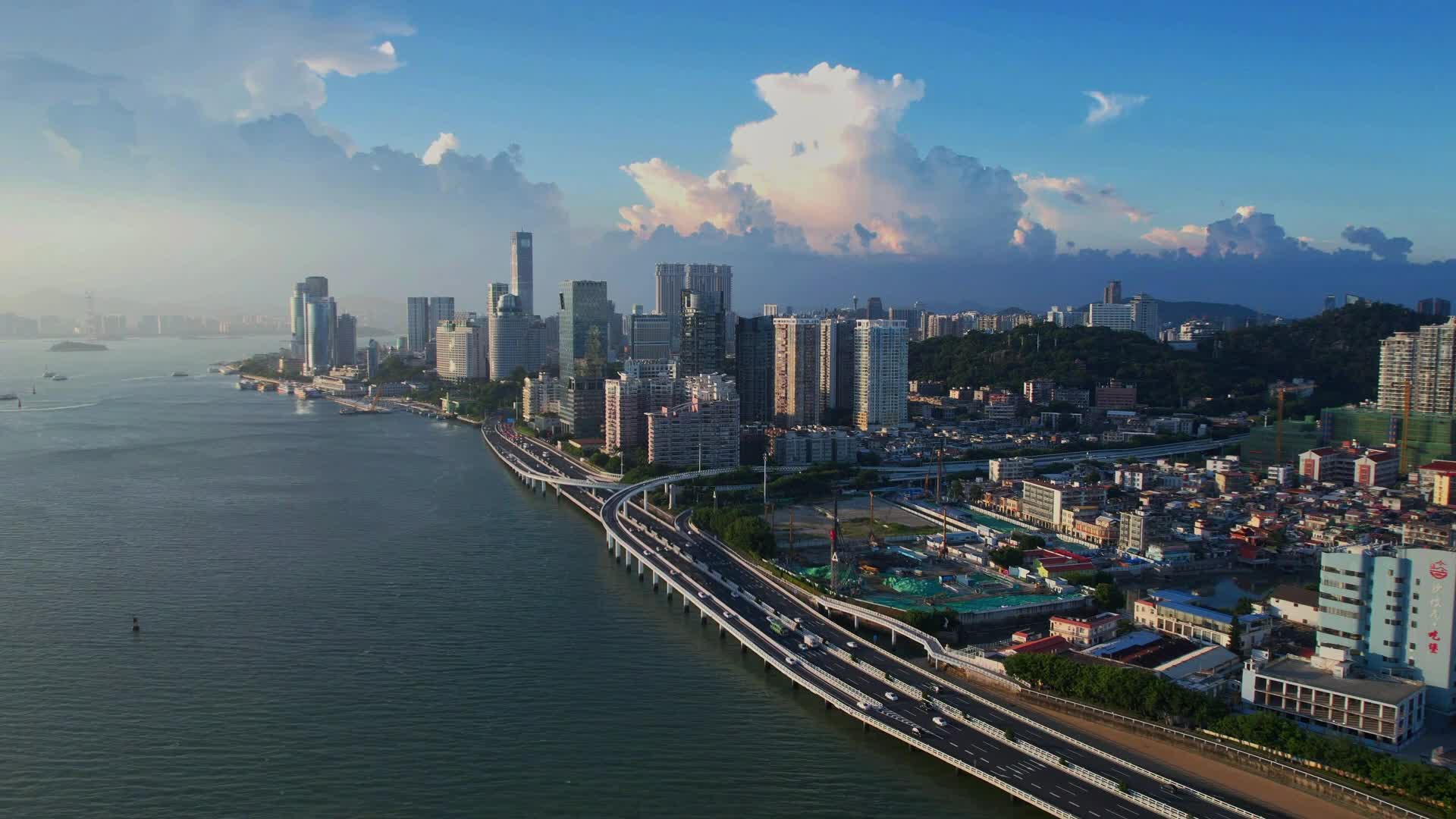 航拍厦门城市风光视频的预览图