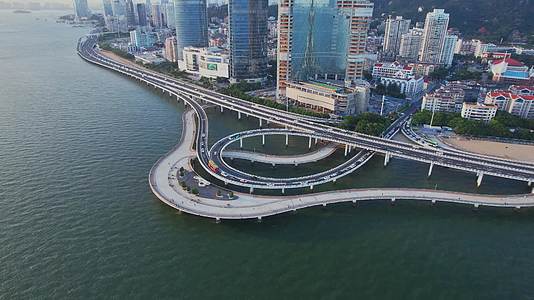 航拍厦门演武大桥建筑景观视频的预览图