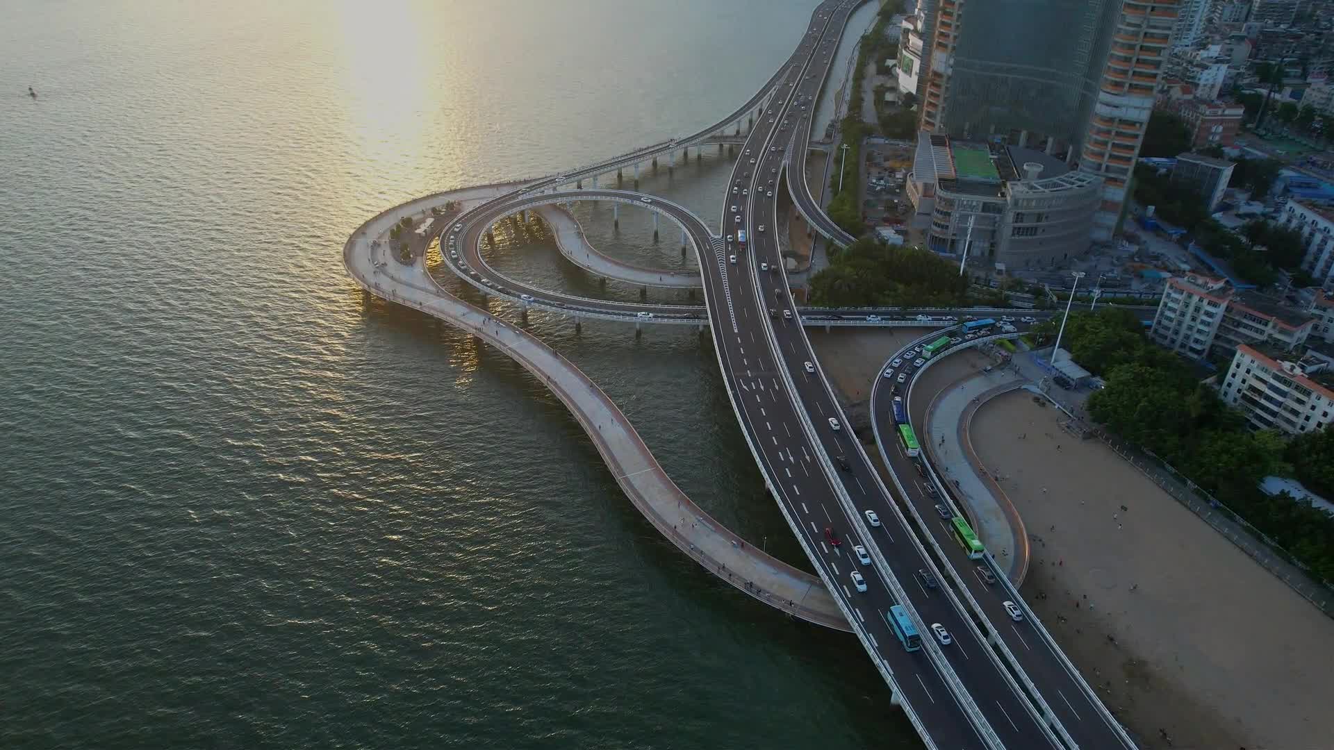 航拍厦门演武大桥建筑风光视频的预览图