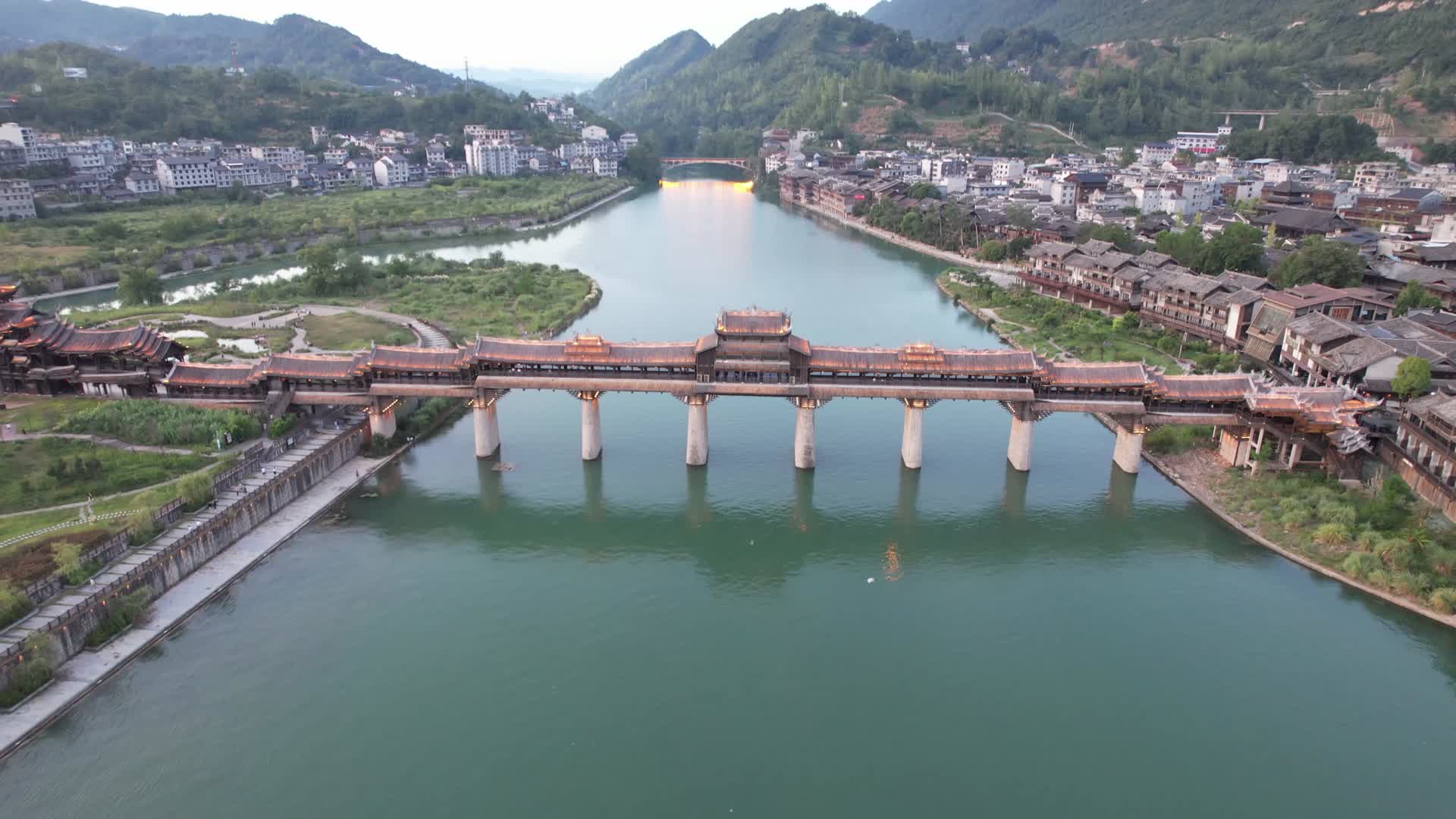 重庆黔江濯水古镇5A景区视频的预览图