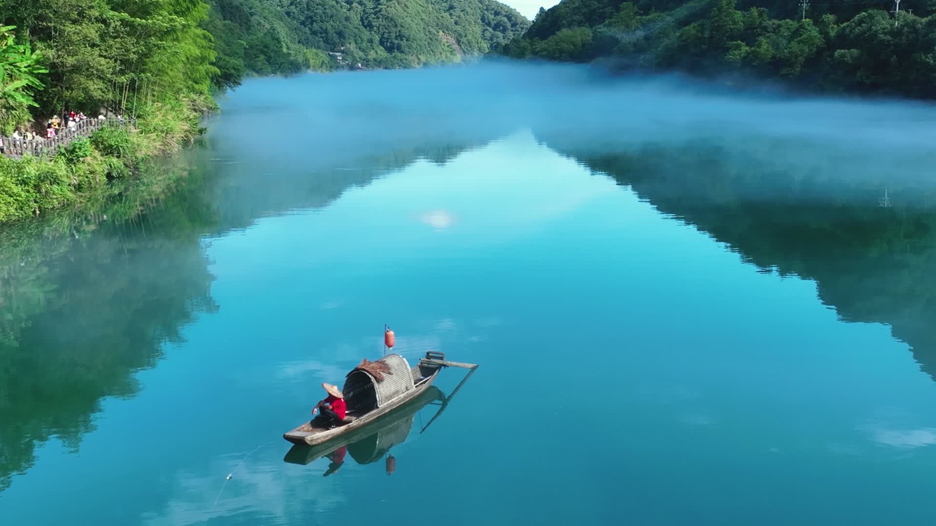 4K超清航拍湖南小东江青山绿水视频的预览图