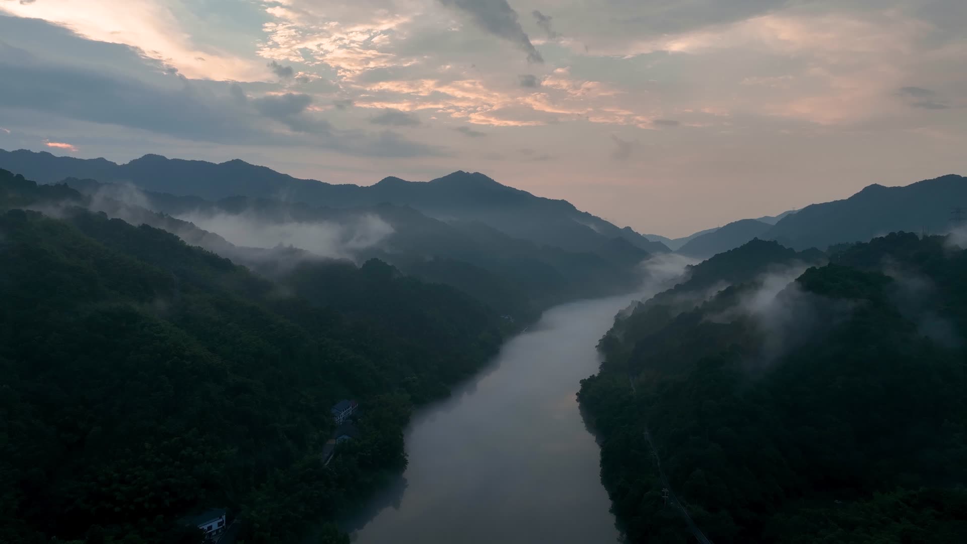 4K航拍湖南小东江清晨风光视频的预览图