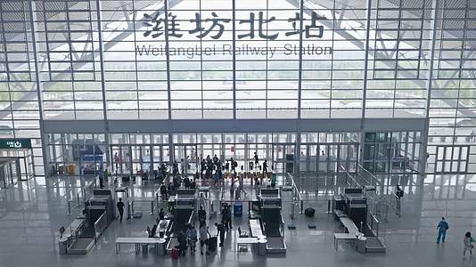 4k潍坊北站安检火车站安检安全检查视频的预览图