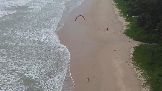 航拍海南沙滩美景视频的预览图