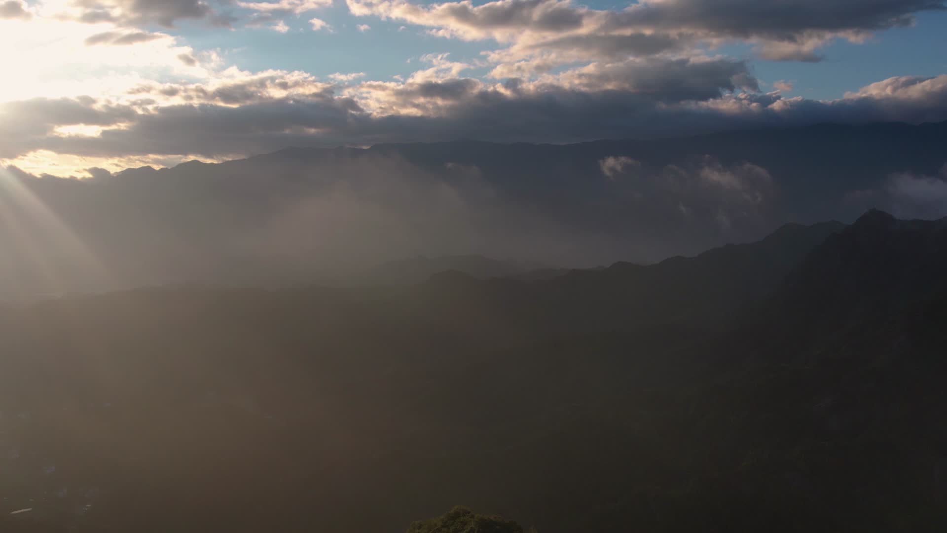 超高清航拍湖南崀山自然风光视频的预览图