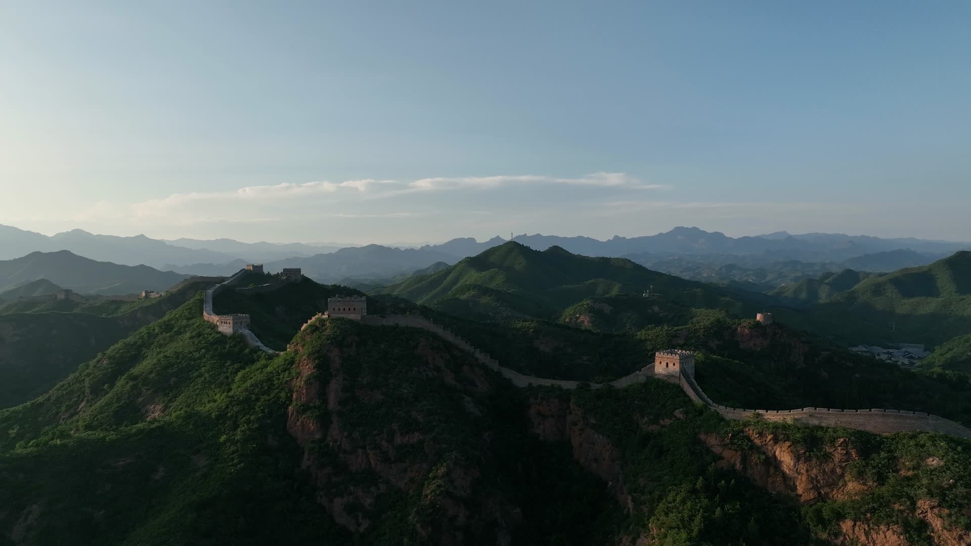 中国长城特写烽火台连线长城脉络视频的预览图