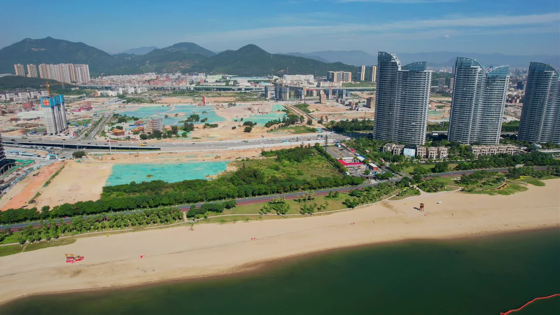 航拍厦门环东海域建筑风光视频的预览图