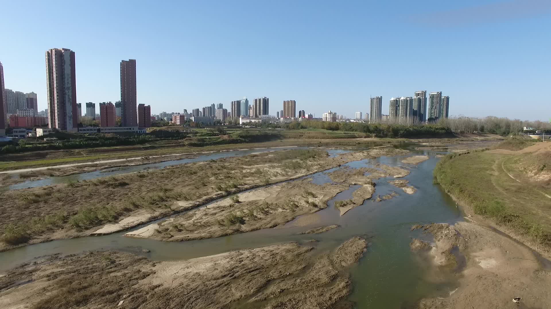 航拍河南城市交通视频的预览图