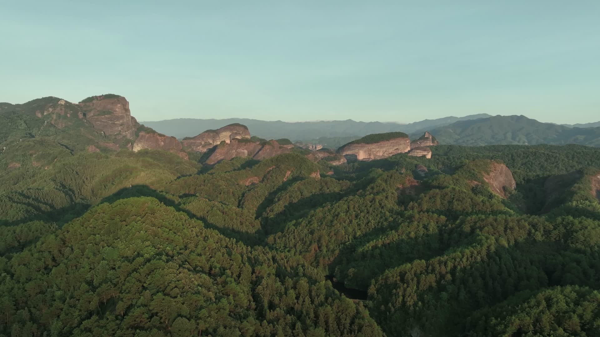 4K航拍湖南崀山群山风光视频的预览图