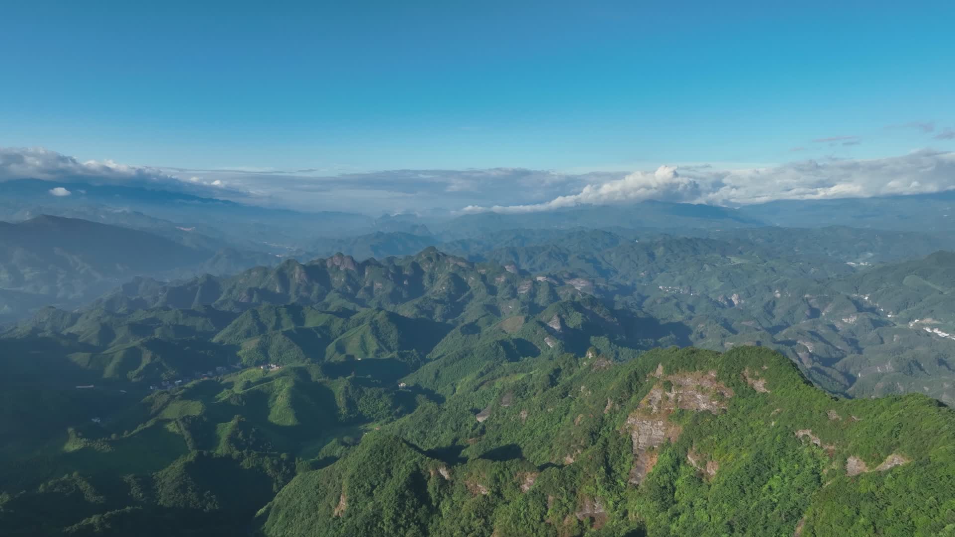 4K航拍湖南崀山风光视频的预览图