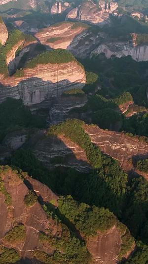 高清竖屏航拍湖南邵阳崀山国家地质公园日出视频的预览图