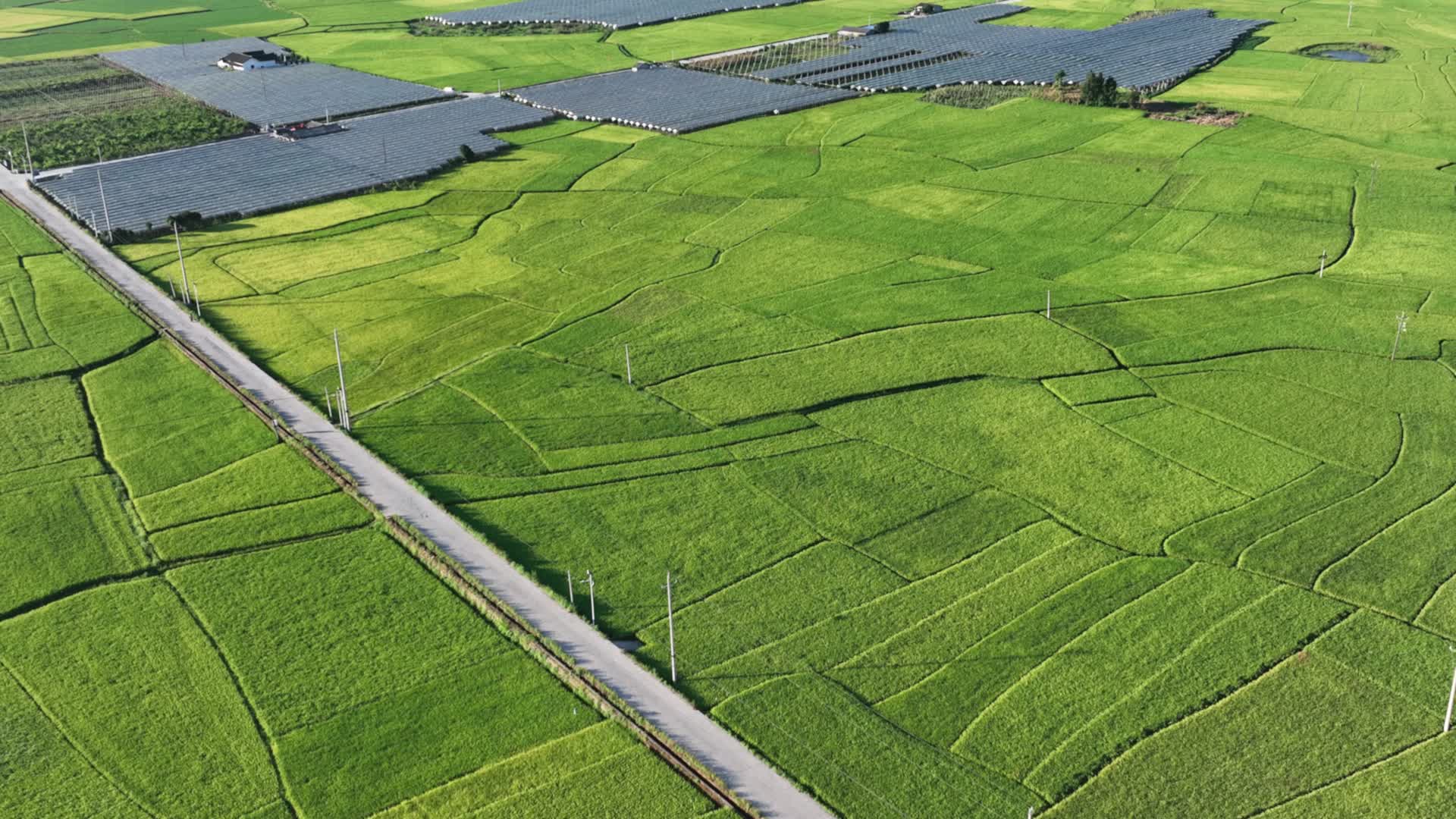 4K航拍湖南崀山农田风光视频的预览图