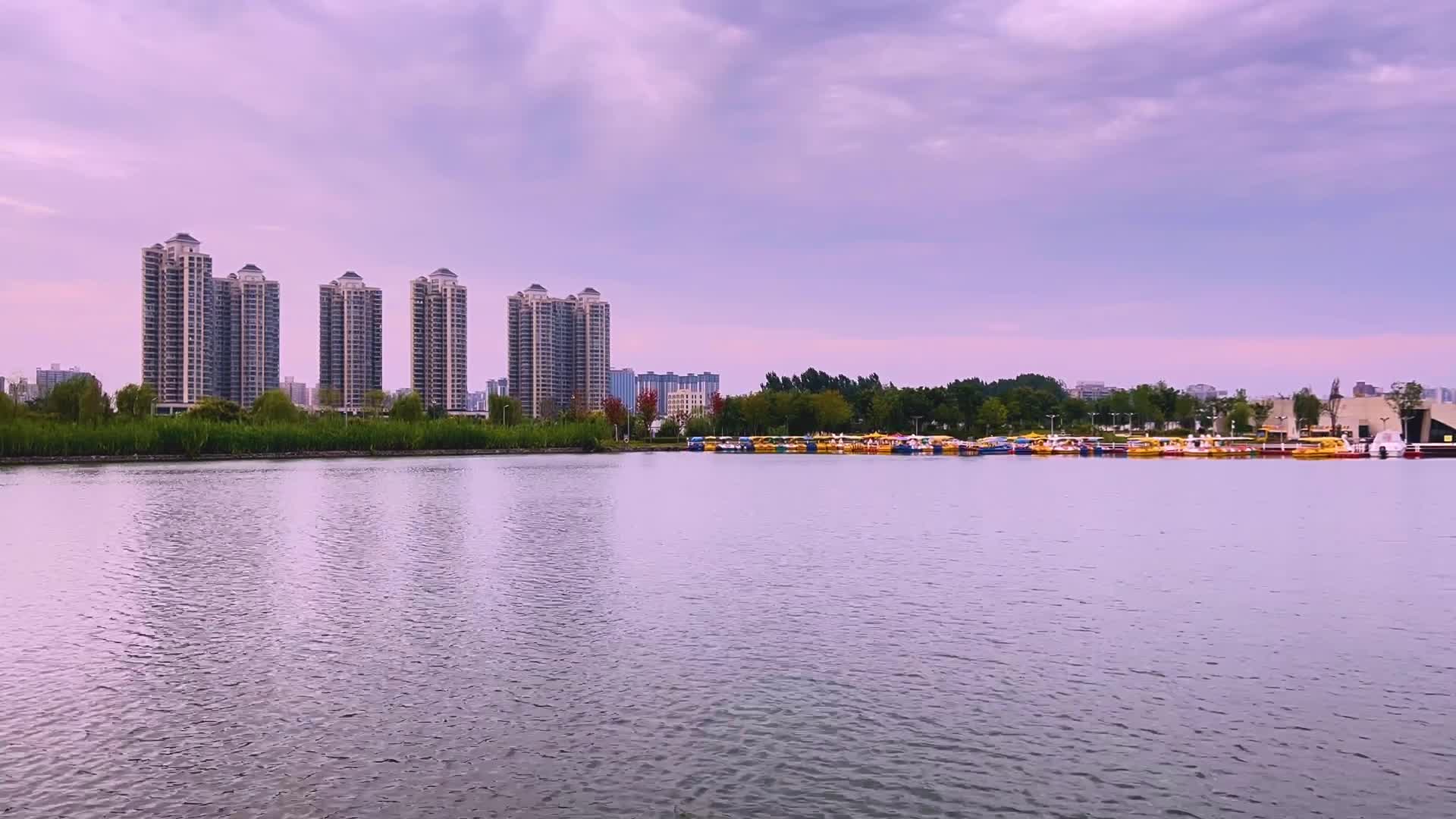 延时摄影湖面视频的预览图