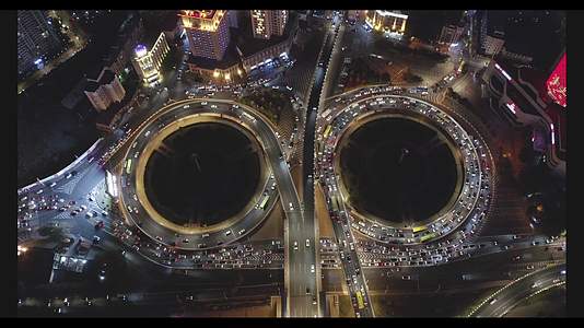 哈尔滨双环形桥夜景航拍视频的预览图