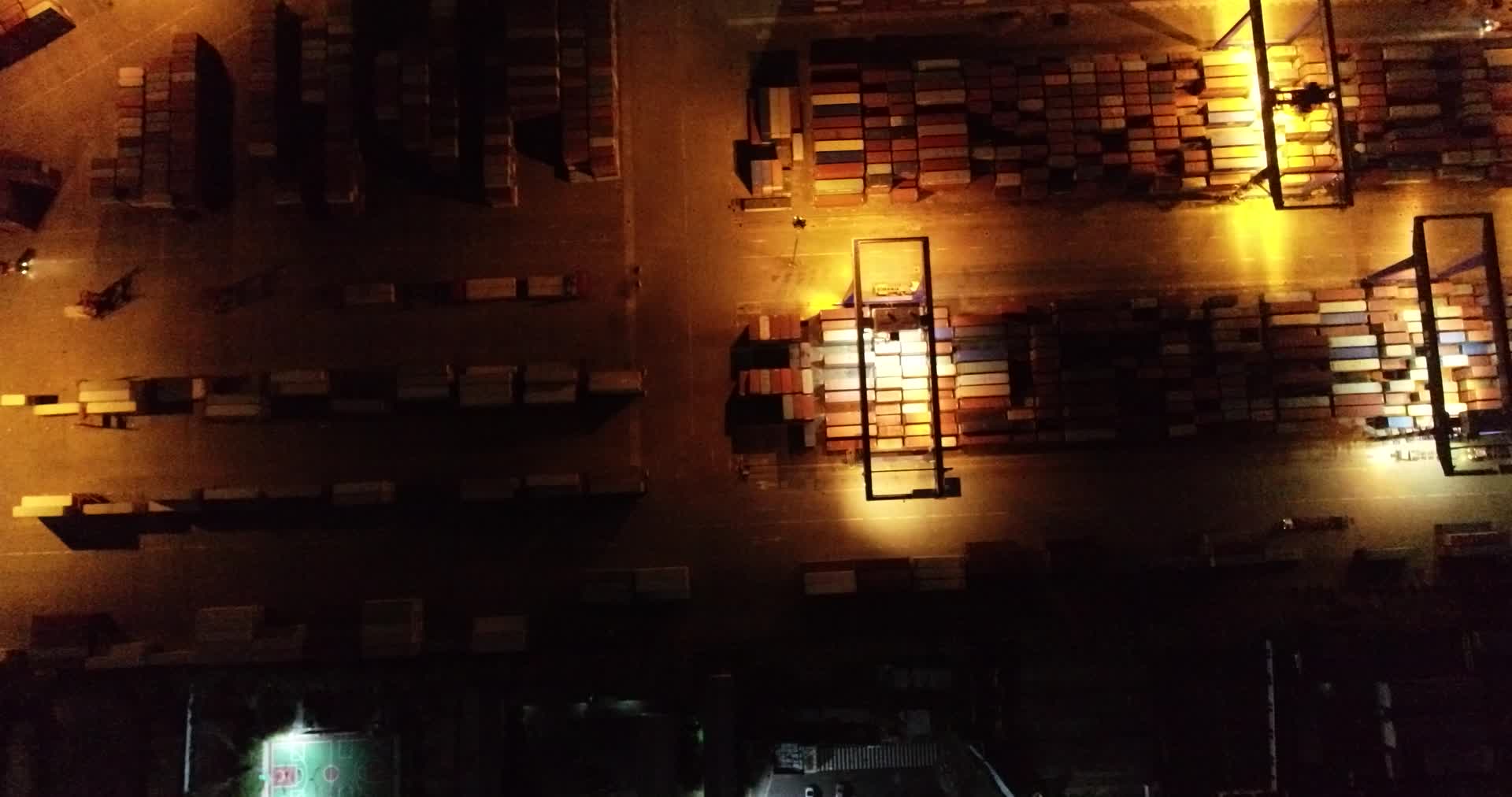 航拍海南城市夜景视频的预览图