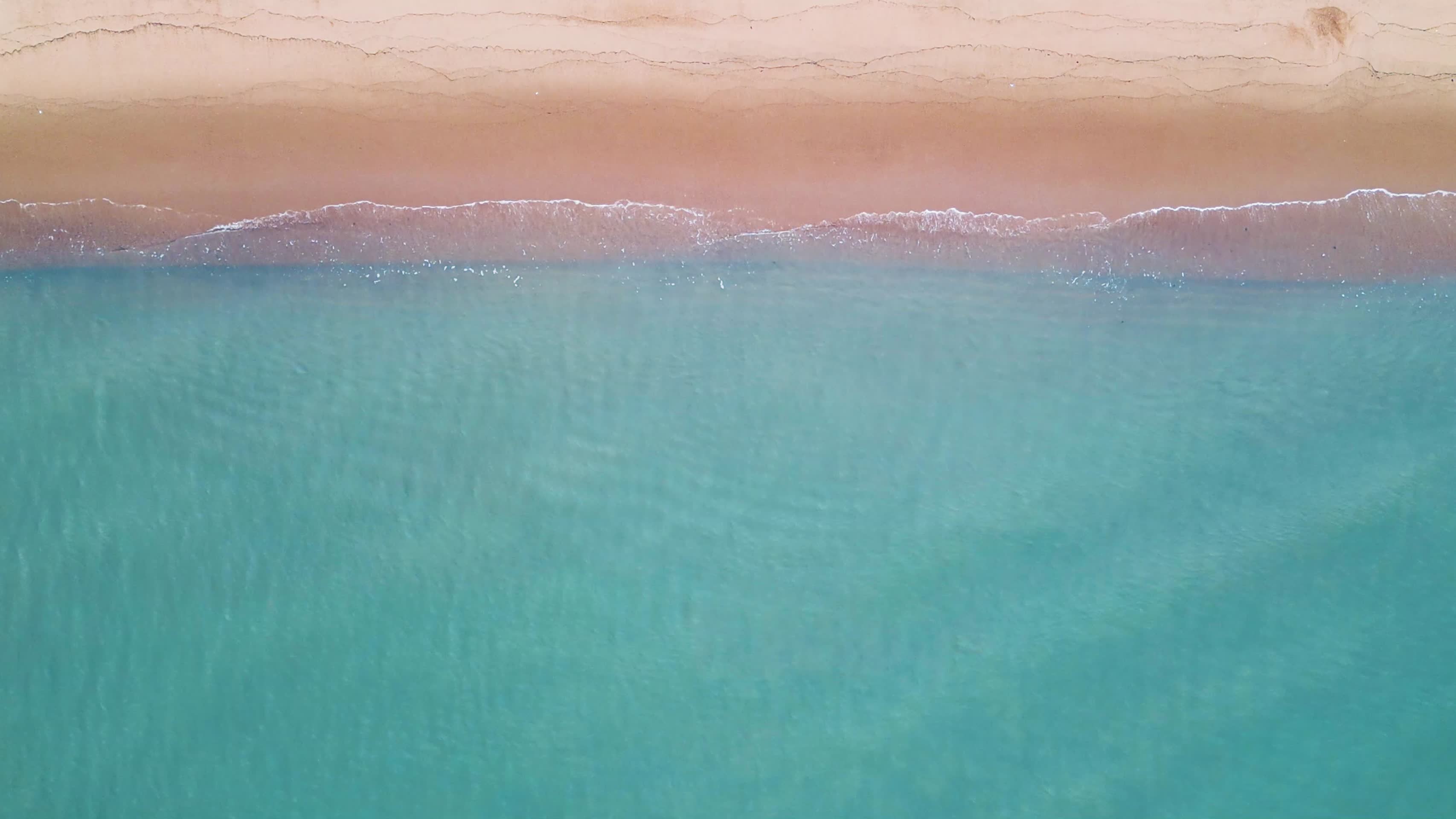 海滩海浪视频的预览图
