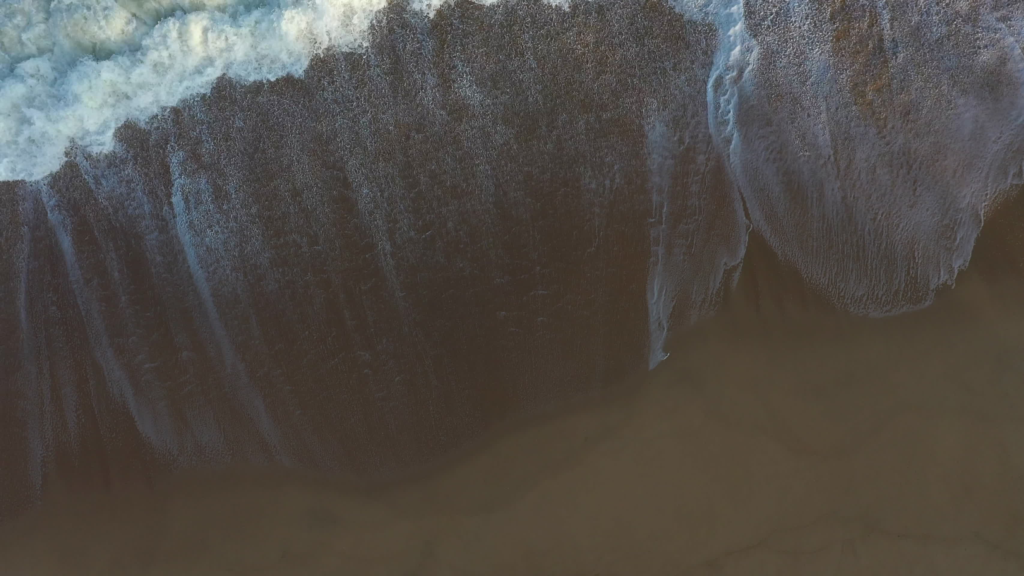 大海浪花航拍视频的预览图