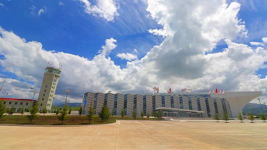 青海海北祁连机场航拍延时视频的预览图