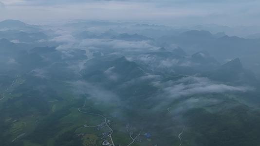 4K航拍河池南丹群山云海视频的预览图