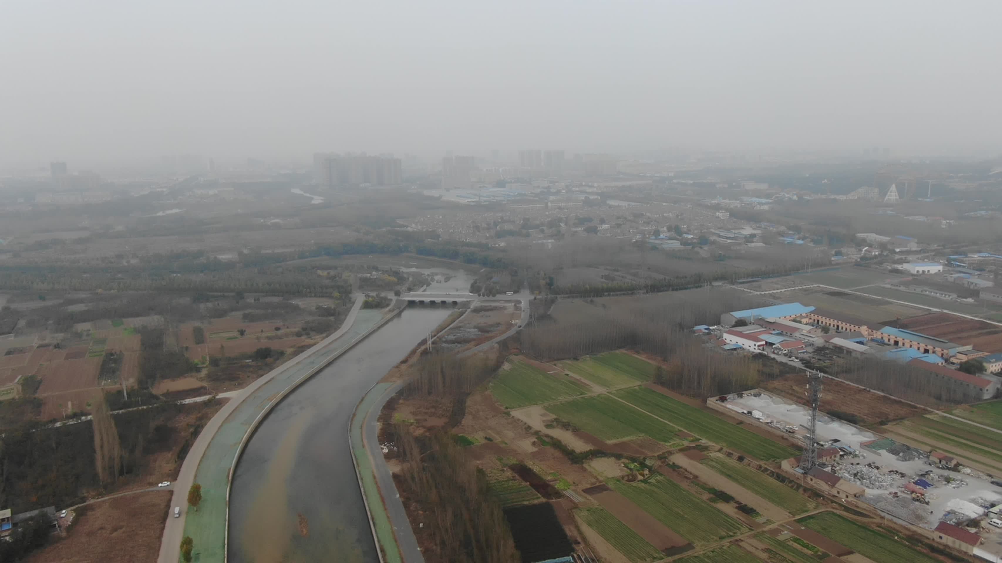 航拍山东城市科学绿化视频的预览图