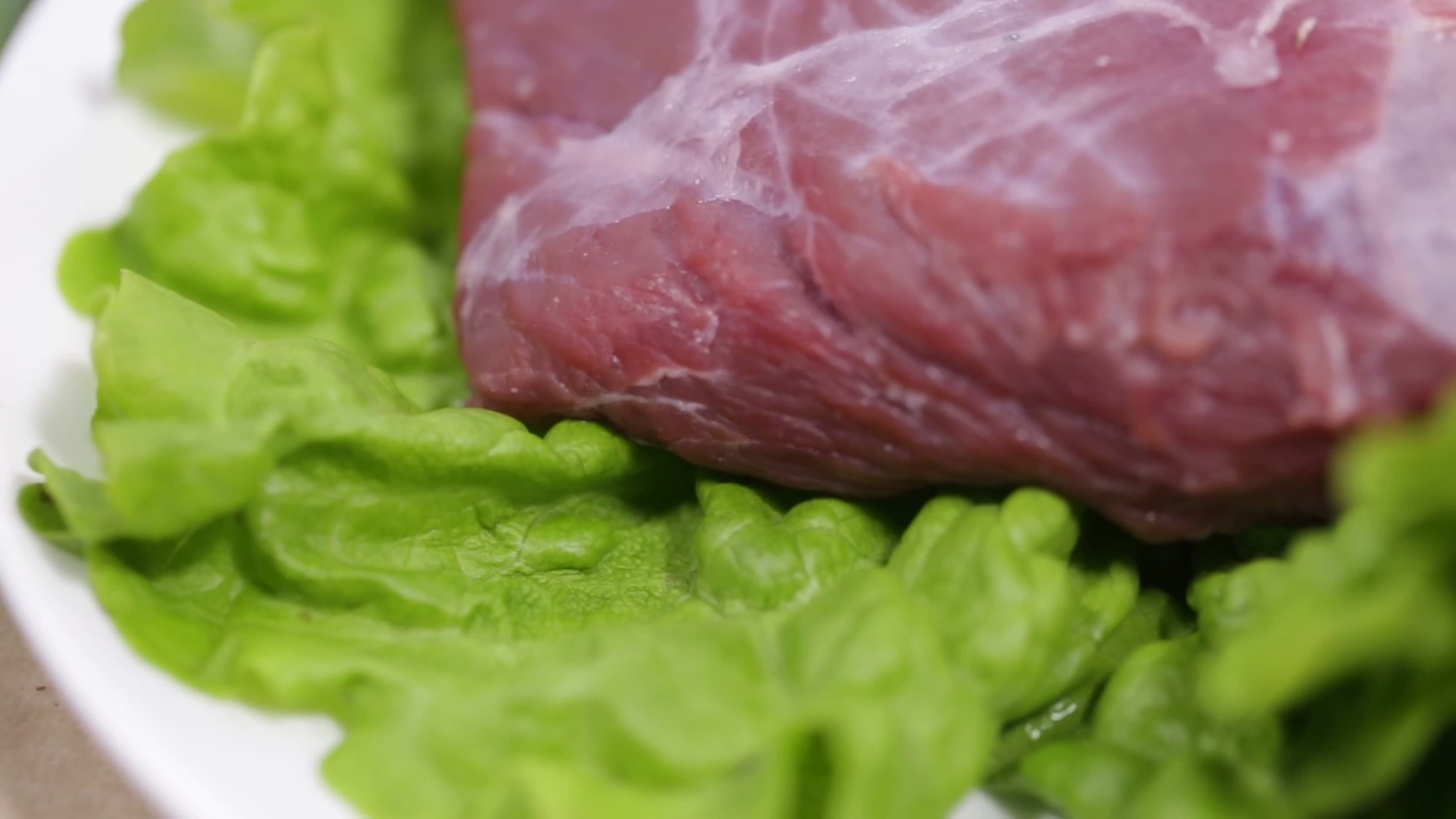 镜头合集酱牛肉原料牛腱子牛瘦肉视频的预览图