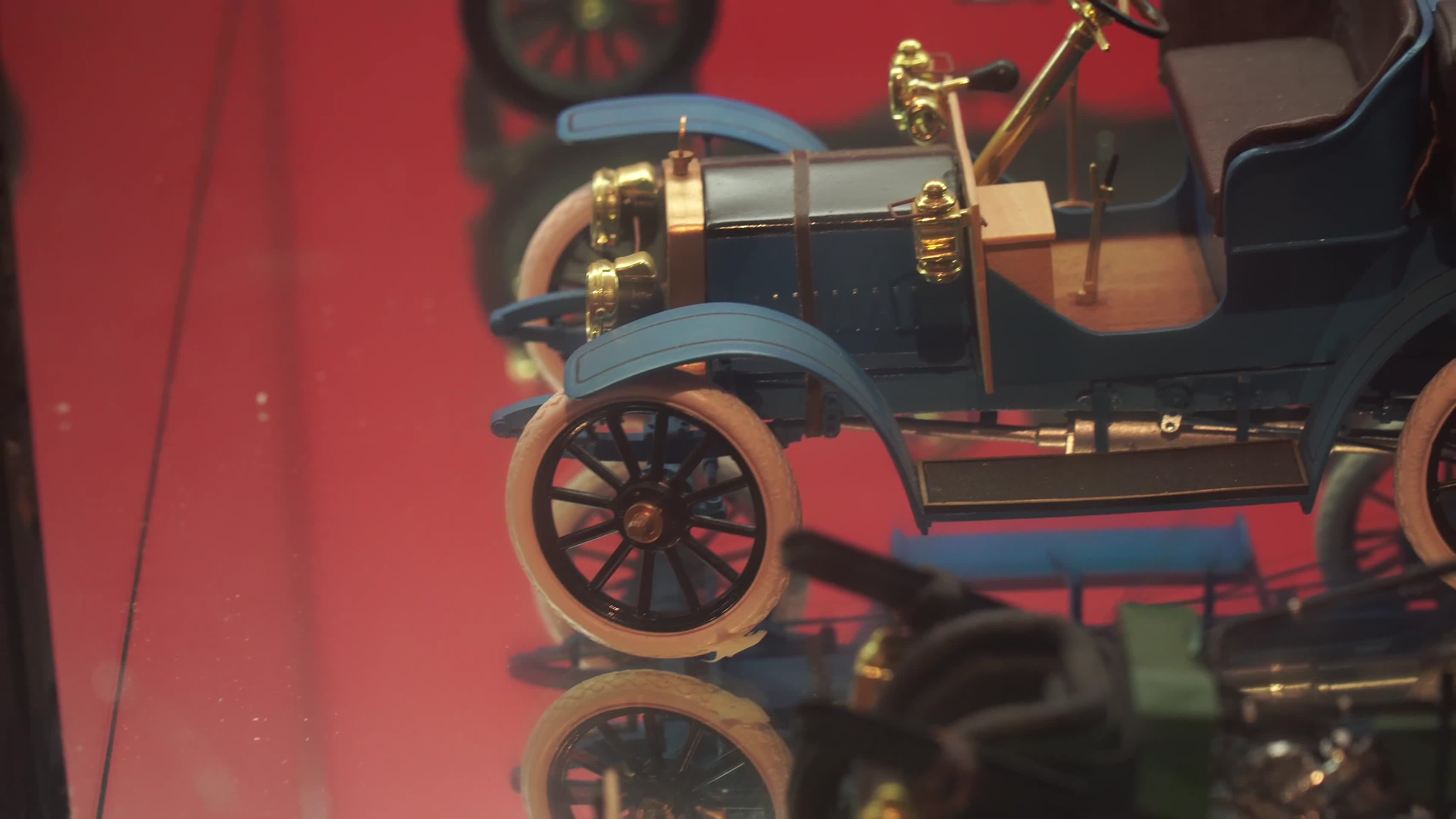 蒸汽汽车模型玩具老爷车老汽车视频的预览图
