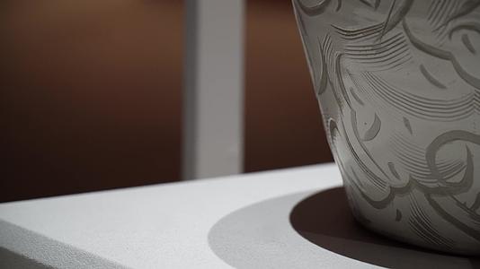 瓷瓶彩色陶瓷瓷器花纹视频的预览图