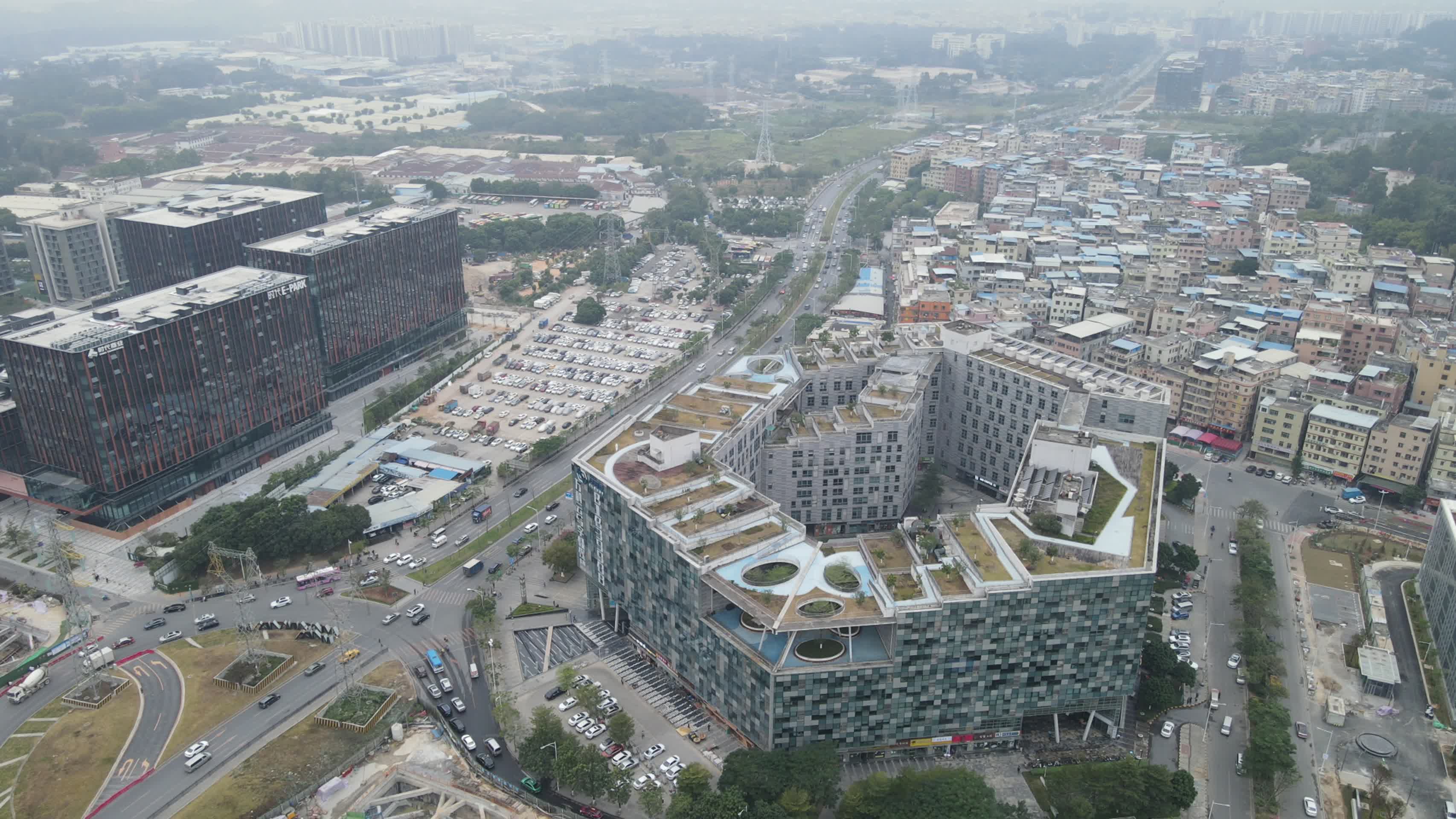 航拍广东城市建筑景观视频的预览图