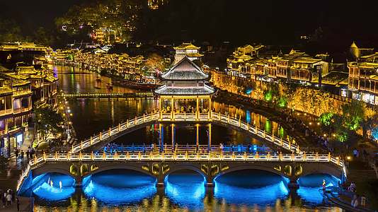 湖南湘西凤凰古城雪桥夜景灯光延时视频的预览图